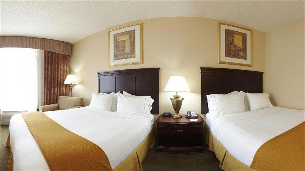 Holiday Inn Express Hotel & Suites Pell City Exteriér fotografie
