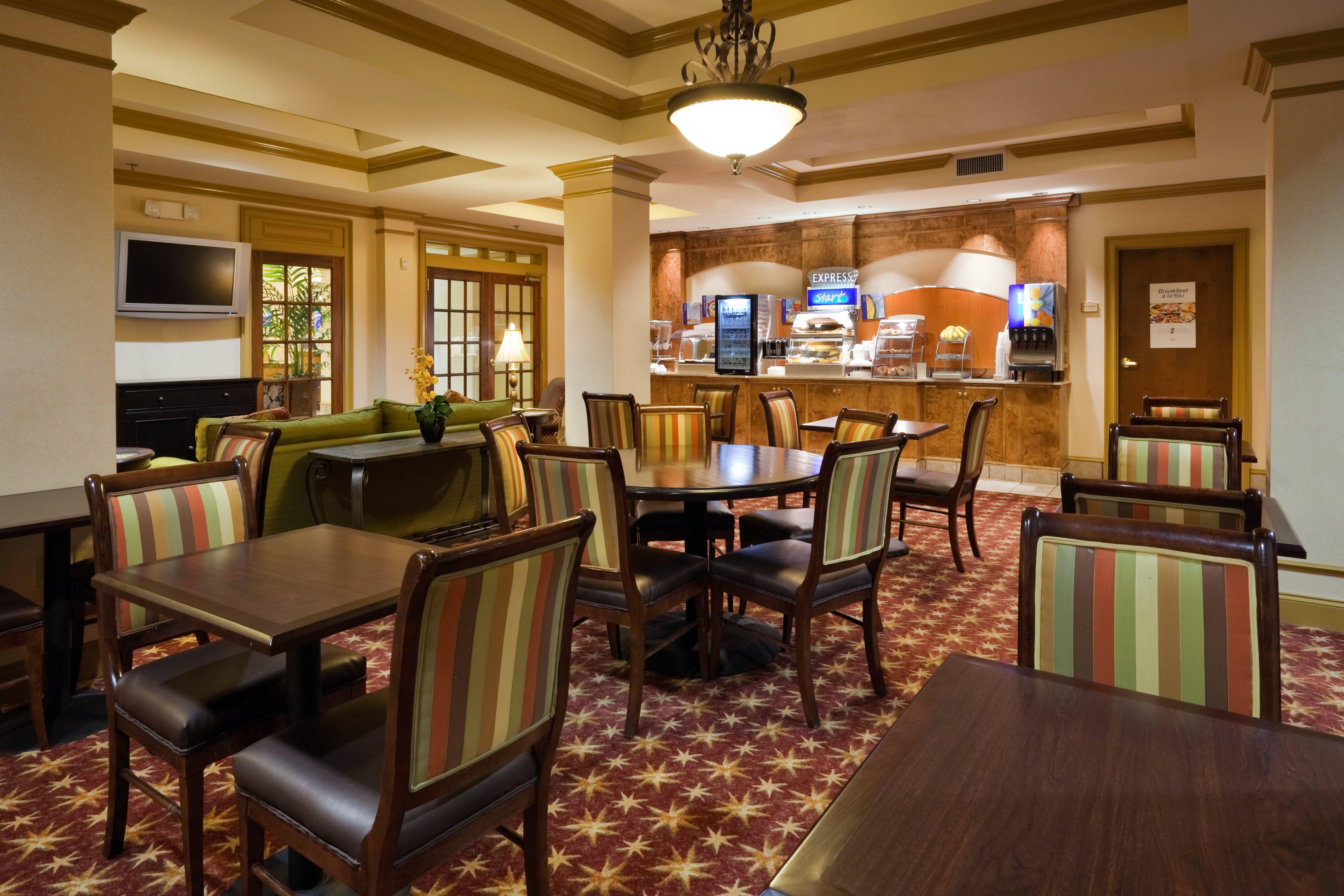Holiday Inn Express Hotel & Suites Pell City Exteriér fotografie