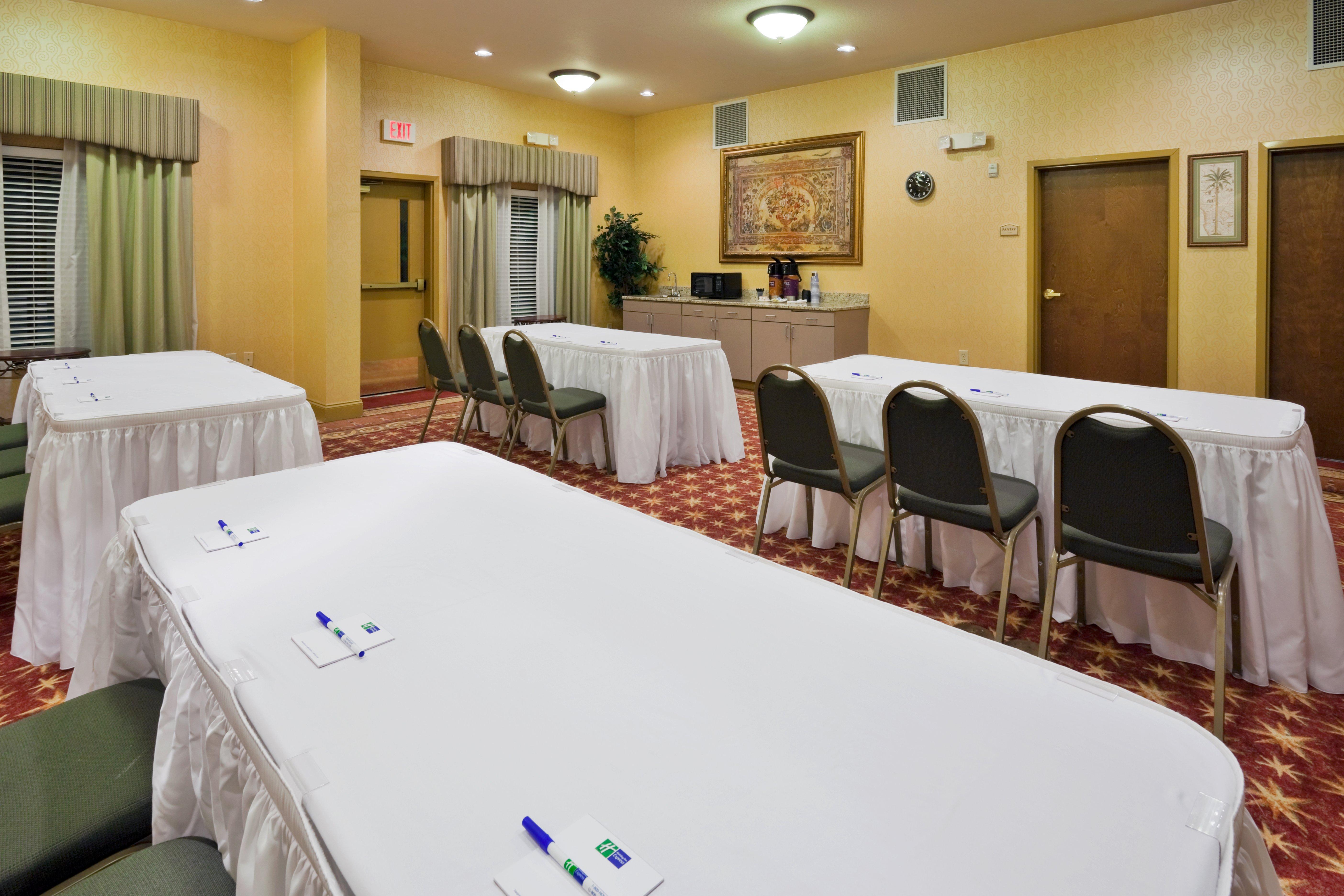 Holiday Inn Express Hotel & Suites Pell City Exteriér fotografie