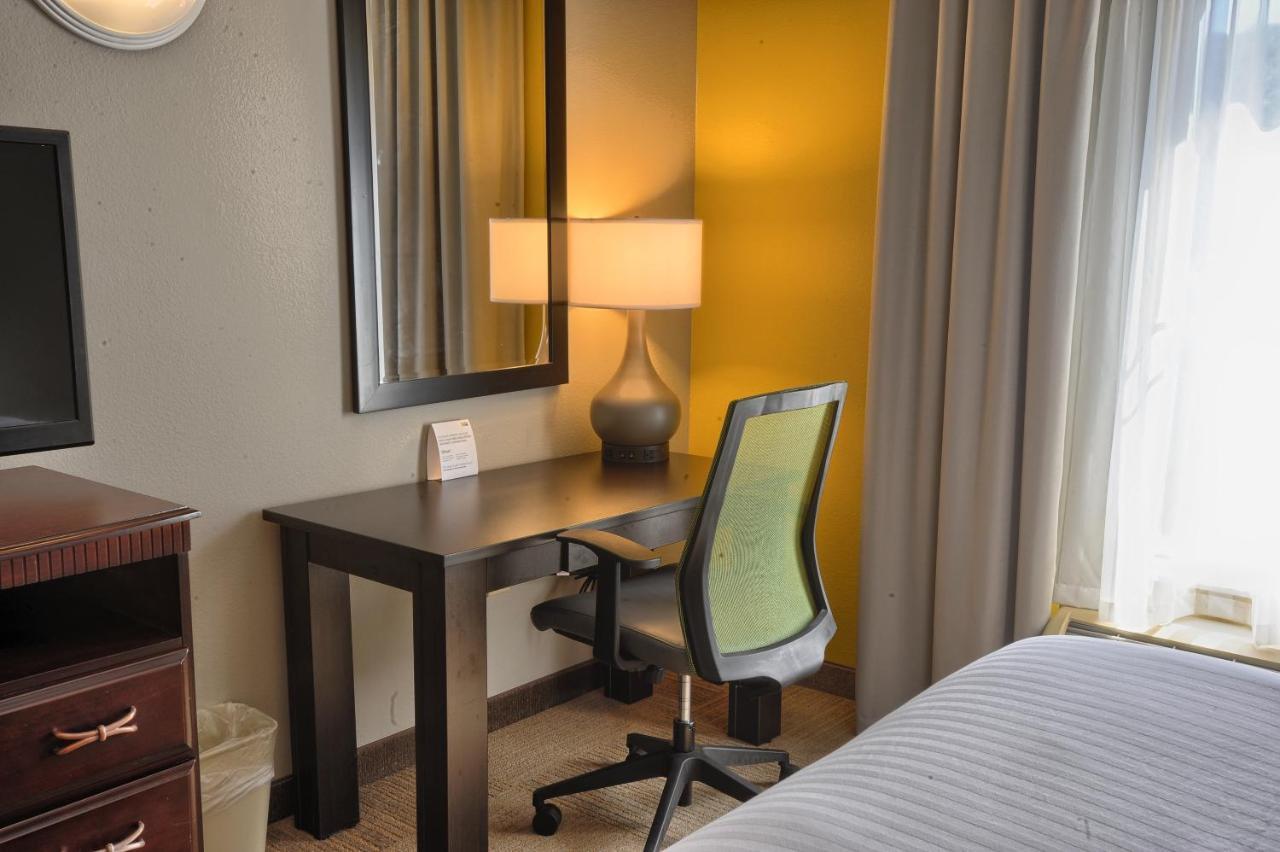 Holiday Inn Express Hotel & Suites Pell City Exteriér fotografie